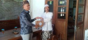 Penyerahan Hand Sanitizer kepada Pondok Pesantren, Bentuk Kepedulian Pencegahan Penularan Covid-19